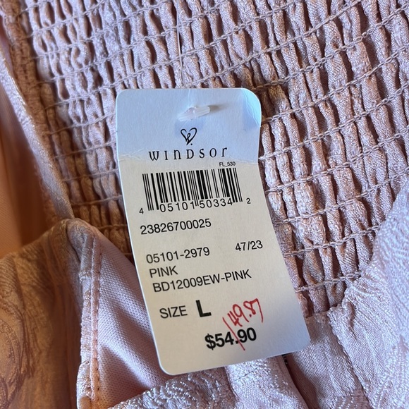 Winsdor bubble hem dress - Picture 3 of 5